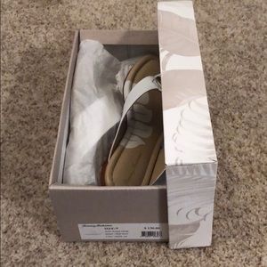 Tommy Bahamas sandals